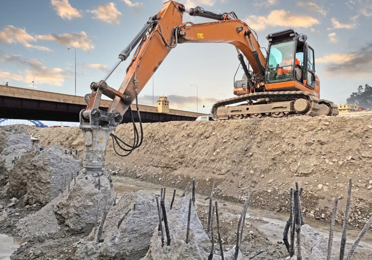 Simex Tfv Vertical Drum Cutter Cropping Reinforced Concrete Piles IN GENOA CONSTRUCTION SITE - Diamond Tool Store