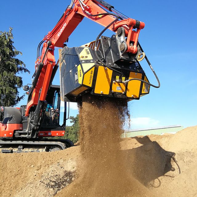 Padding Bucket for excavators, backhoe loaders, loaders and skid steer loaders - MB Crusher