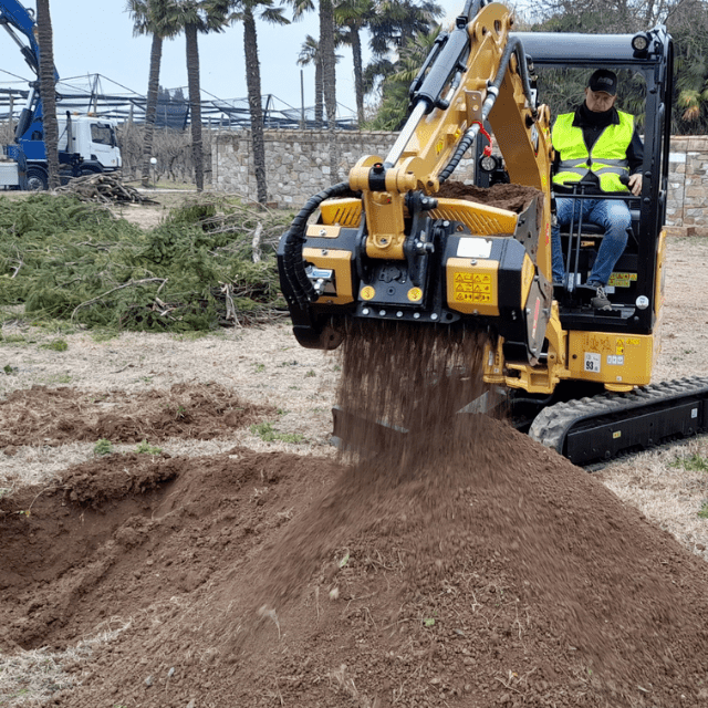 Padding Bucket for Mini Excavator - MB Crusher