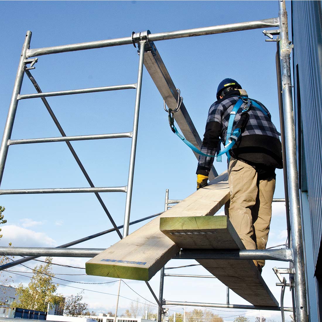 Horizontal Tie-off Bar for Scaffolding - MetalTech